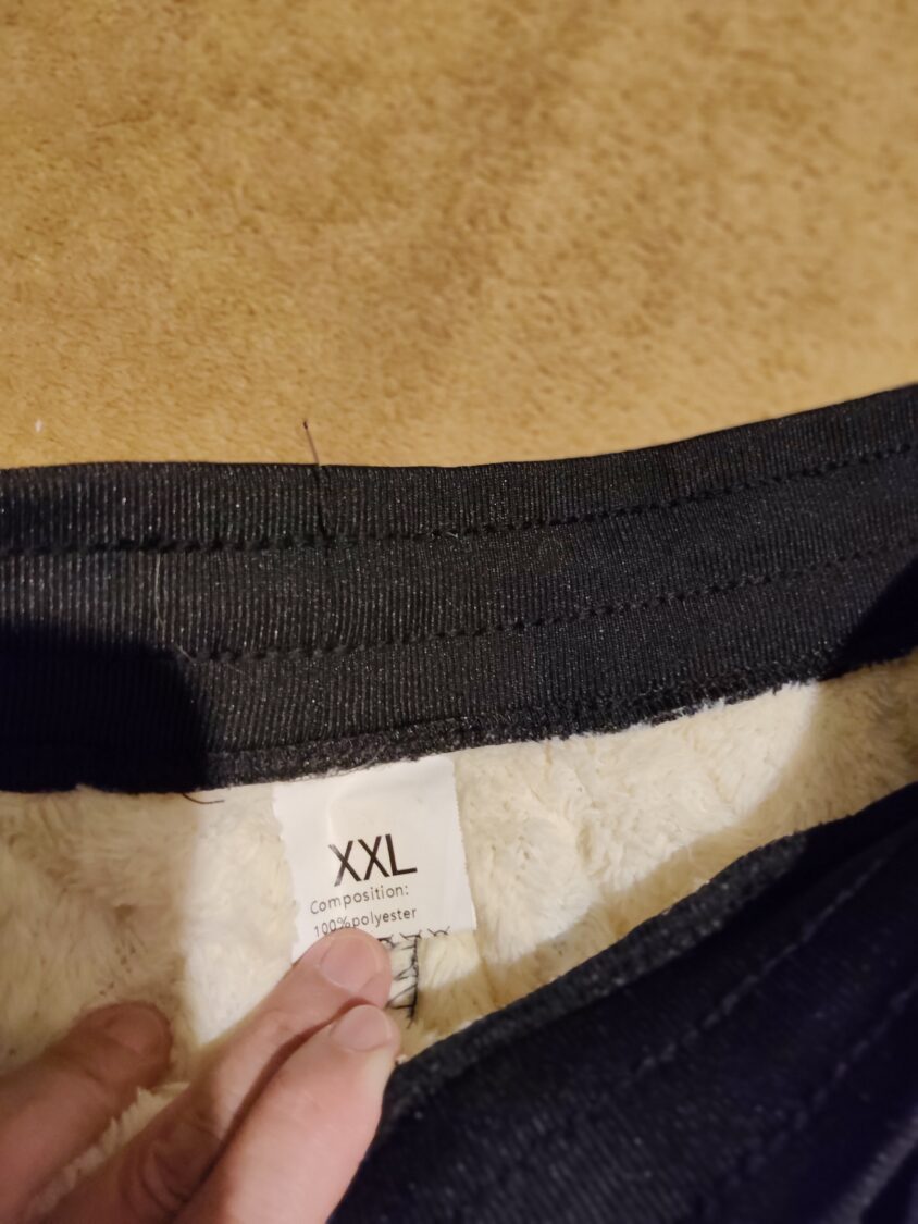 防寒パンツは重ね履き用にあえてXXLサイズ