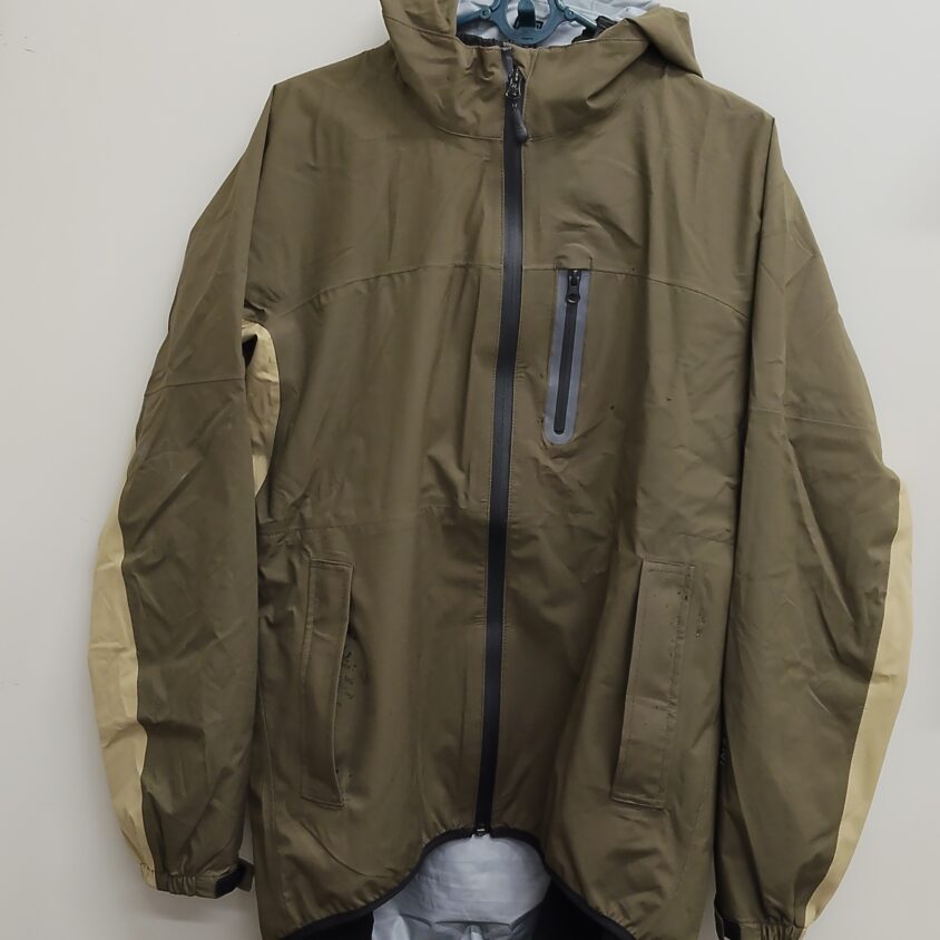 ワークマン イナレムストレッチレインスーツの上着 オリーブ