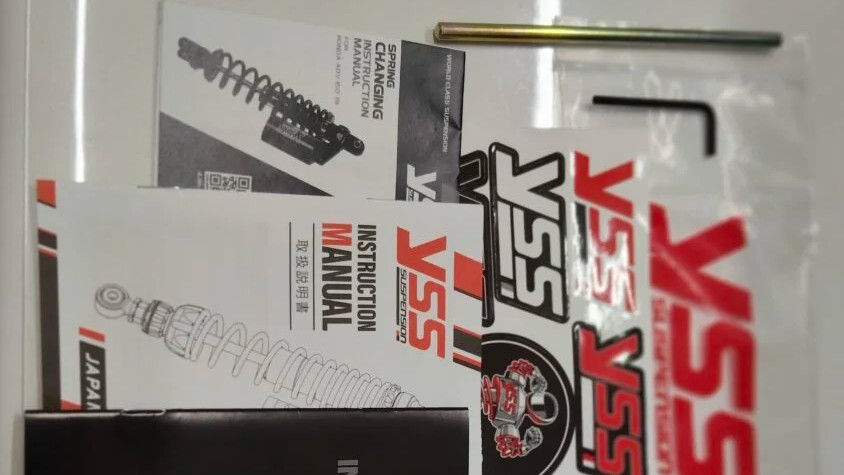 YSSリアサスペンションの付属品(説明書・ステッカー・調整用の工具)